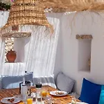 Stylish Cycladic Family With Private Gardens - Botanica Agkeria